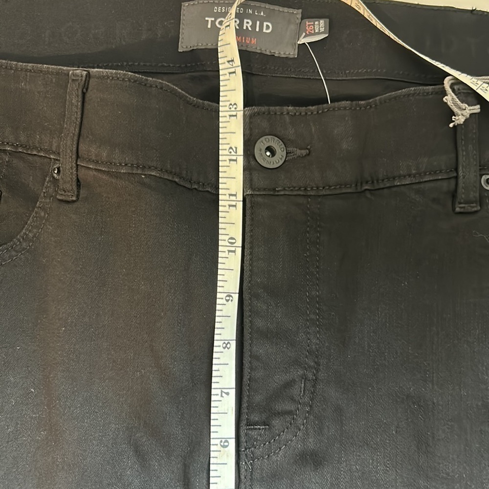 Torrid NWT Bombshell Skinny Lycra First at Fit Black Distressed Women's 26T - Picture 13 of 15